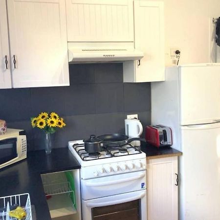 Modern Charming Miners' Cottage +Free Internet Брокен-Хилл Экстерьер фото