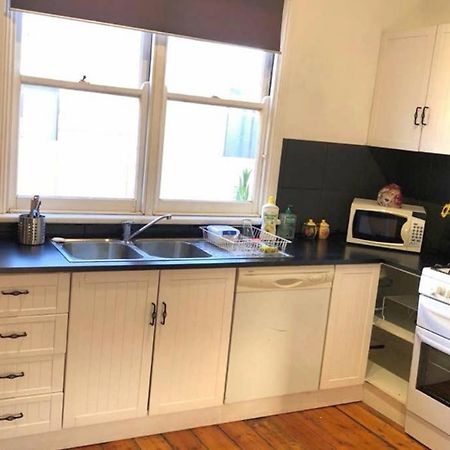 Modern Charming Miners' Cottage +Free Internet Брокен-Хилл Экстерьер фото