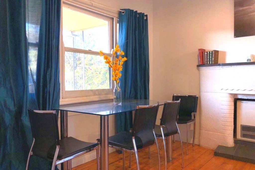 Modern Charming Miners' Cottage +Free Internet Брокен-Хилл Экстерьер фото